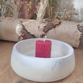 Grande coupelle décorative de 16cm en résine acrylique, finition mate, utilisée comme vide-poche chic ou centre de table, création artisanale personnalisable.